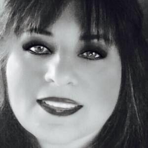 Meet your Posher, Elissa