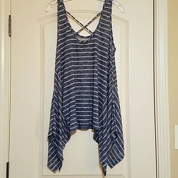 High/Low Side Tank Top - Picture 2 of 4