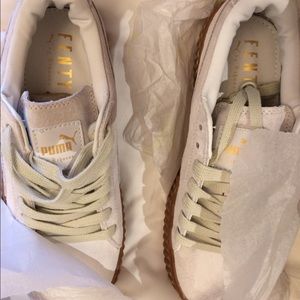 Woman 7.5 Rihanna creepers nude