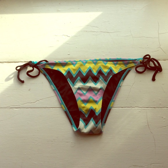 Zaggered Tie Skimpy Bikini Bottom