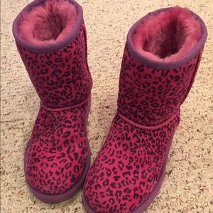 Pink leopard print Uggs, girls' size 2