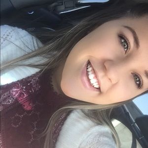 Meet your Posher, Michaela