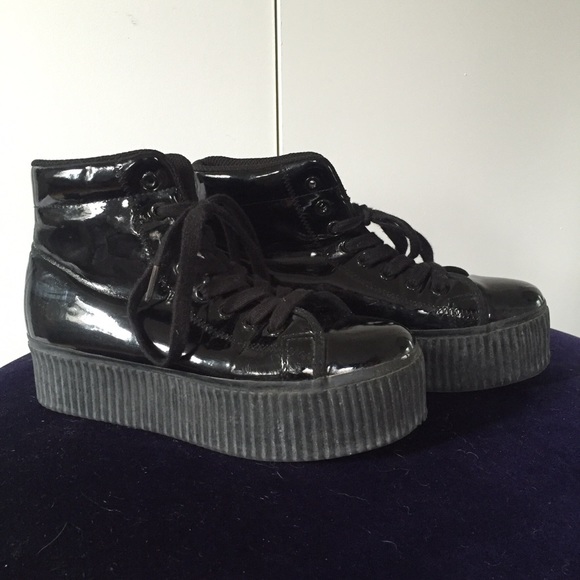 Black patent leather platform sneakers
