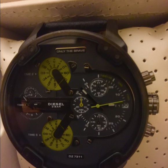 New Diesel watch. - Picture 2 of 5