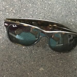 Women's Raybans polarized
