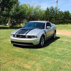 Meet your Posher, Levi