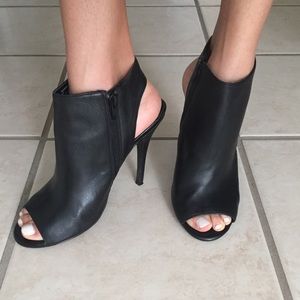 Steve Madden "ROCKNROLL"  high heel booties