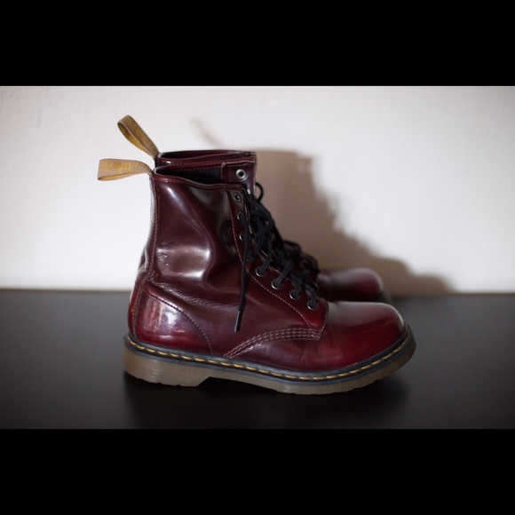 Dr. Martens Vegan 1460 8-Eye Cherry Red Cambridge