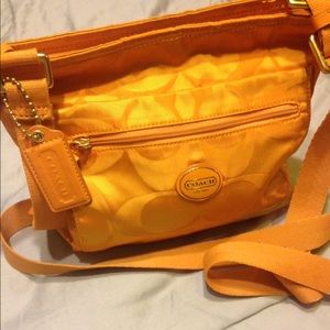 Gold Coach Signature