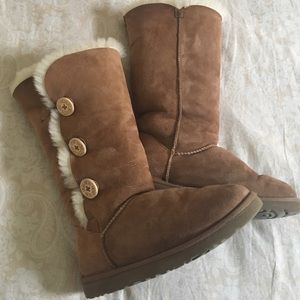 Bailey button Ugg boots