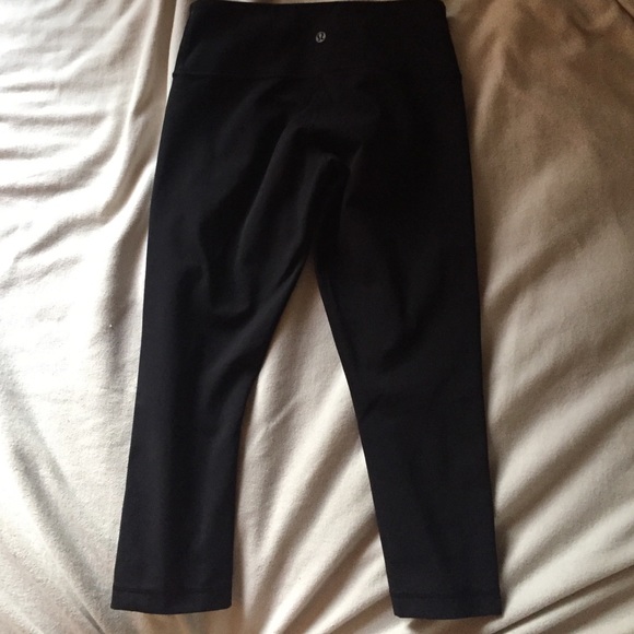lululemon low rise crop luon - Picture 2 of 3
