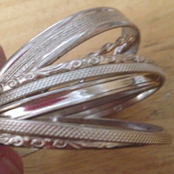 Bangle bracelet - Picture 3 of 3
