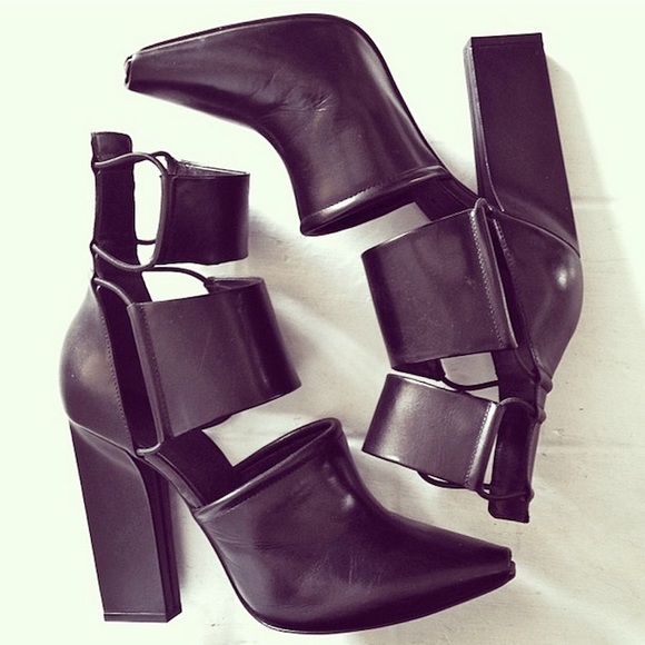 Incredible Alexander Wang Mackenzie Bootie 38/US 8