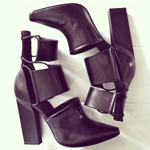 Incredible Alexander Wang Mackenzie Bootie 38/US 8