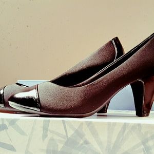 STUNNING MIXED MEDIA PUMPS