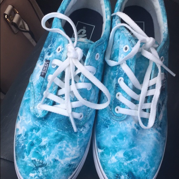 Vans - Picture 2 of 2