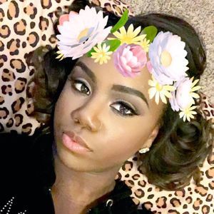 Meet your Posher, Raygine