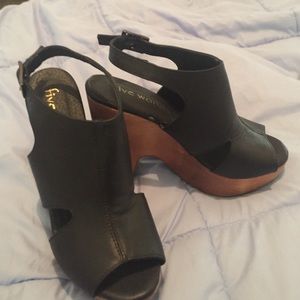 Five Worlds wood wedges WORN ONCE!