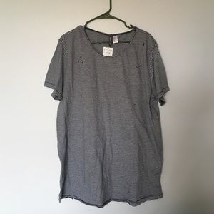 Distressed short sleeve tee