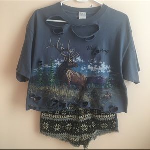 Distressed Vintage Cropped Wyoming T-Shirt