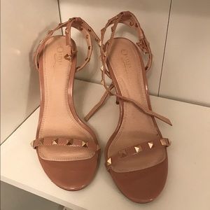 Rivet heels nude