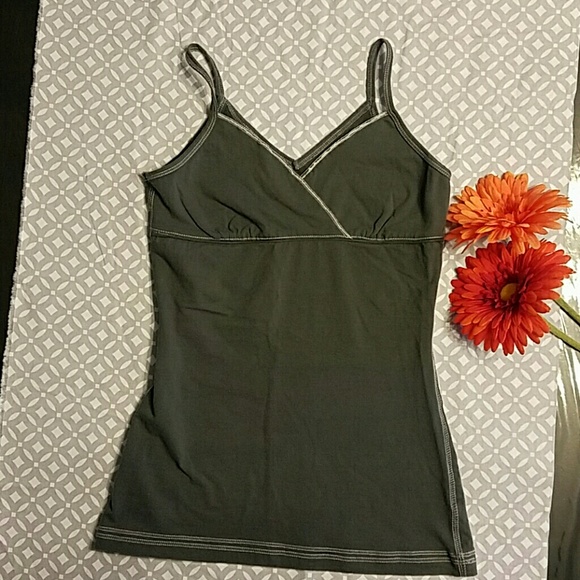 Cute gray tank top with silver threading - Picture 2 of 4