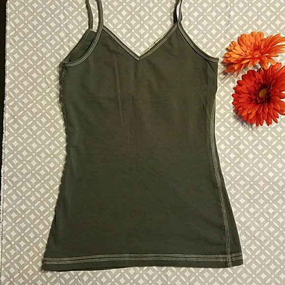 Cute gray tank top with silver threading - Picture 3 of 4