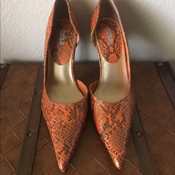 Multi-Color Pumps - Picture 2 of 4