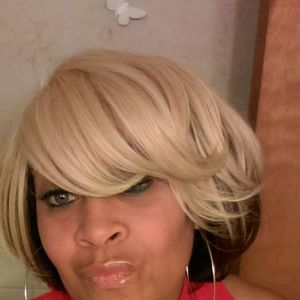 Meet your Posher, Devonia