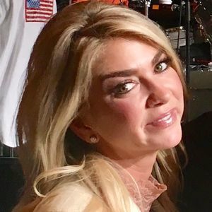 Meet your Posher, Pamela