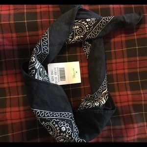 Brandy Melville Accessories - Brandy black neck bandana wrap 💜 Brandy Melville Accessories - Brandy black neck bandana wrap 💜