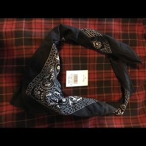 Brandy Melville Accessories - Brandy black neck bandana wrap 💜 Brandy Melville Accessories - Brandy black neck bandana wrap 💜