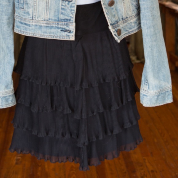 Black loft skirt