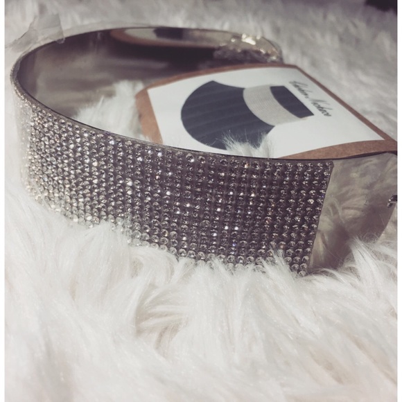 🎉🎉 RESTOCKED! Blinged out sexy diamond choker. - Picture 2 of 7