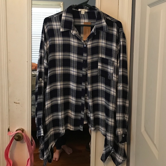Francescas flannel longer on sides button up