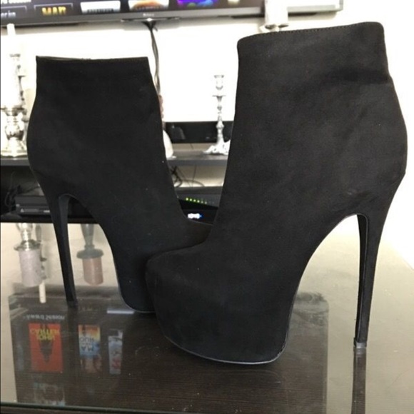 High heel booties - Picture 1 of 3