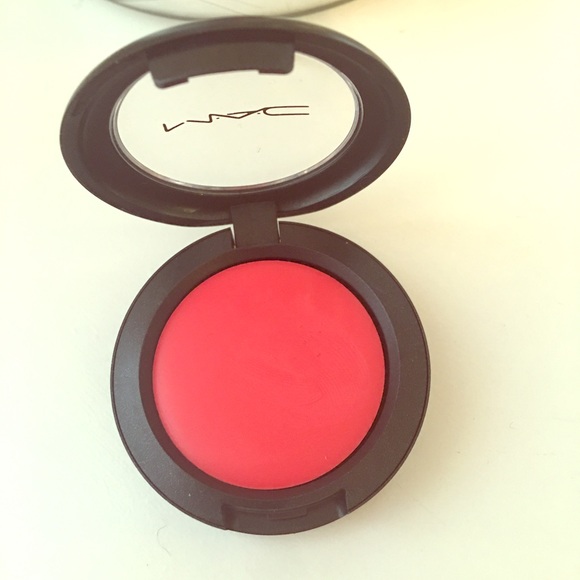 MAC Secret Admirer Casual Color for Lip and Cheek