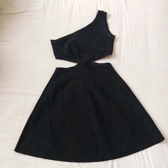 Black cut out dress - Picture 1 of 3