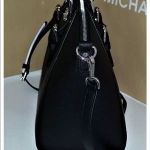 PRICE FIRM Michael Kors Large Ciara Satchel Black