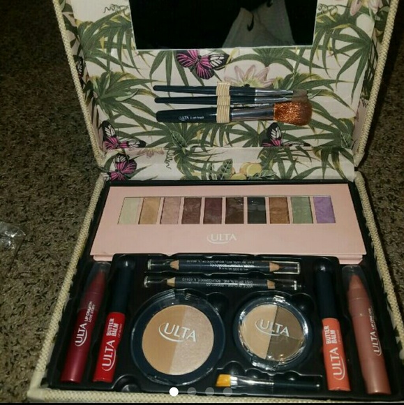 NEW ULTA MAKEUP KIT - Picture 1 of 4