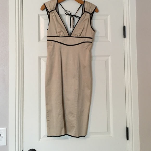 Beautiful Bebe dress. Size XS. With back tie