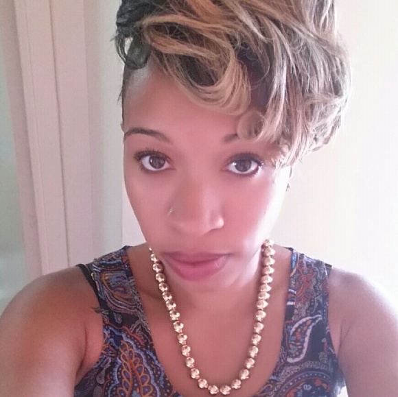 Meet your Posher, Earsula