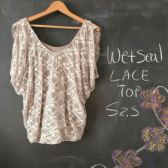 Wet Seal Tops - ❤️2 FOR $5❤️Wet Seal Lace Top Sz S