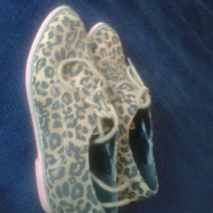 American Eagle cheetah print shoes