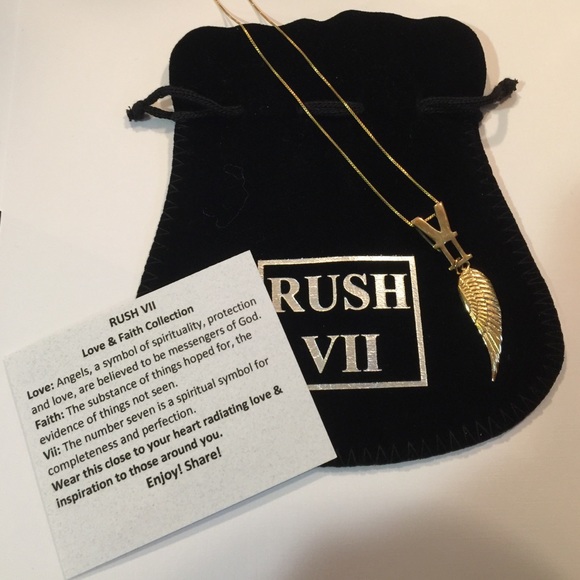 Stunning 18k gold plated angel wing necklace💗💕 - Picture 3 of 3