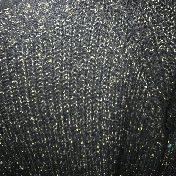 Black and gold sweater - Picture 2 of 3
