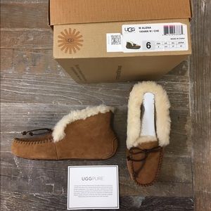 BRAND NEW, NEVER WORN UGGpure Alena Slipper Bootie