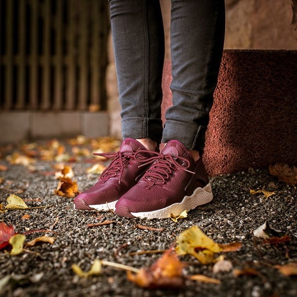 Nike Air Huarache Ultra Premium Maroon Sneakers - Picture 2 of 4