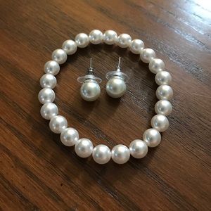 Pearl earrings and bracelet