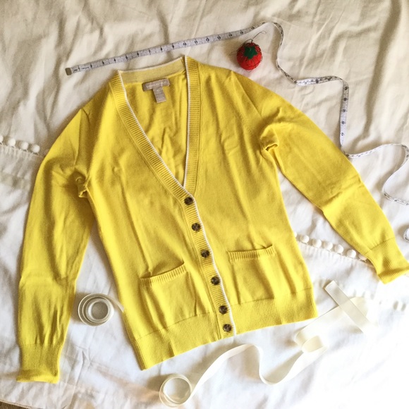 📣 V-Neck Cardigan 📣 - Picture 3 of 5